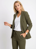 Eleganter Blazer-Hosen-Zweiteiler mit Bindegürtel