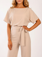 Fließender Overall mit Bindegürtel