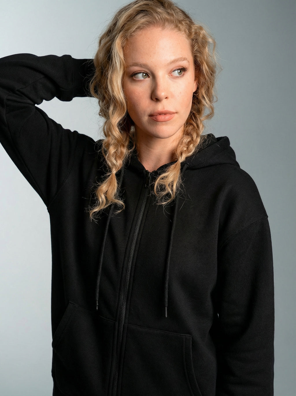 Warme Jacke mit Kapuze