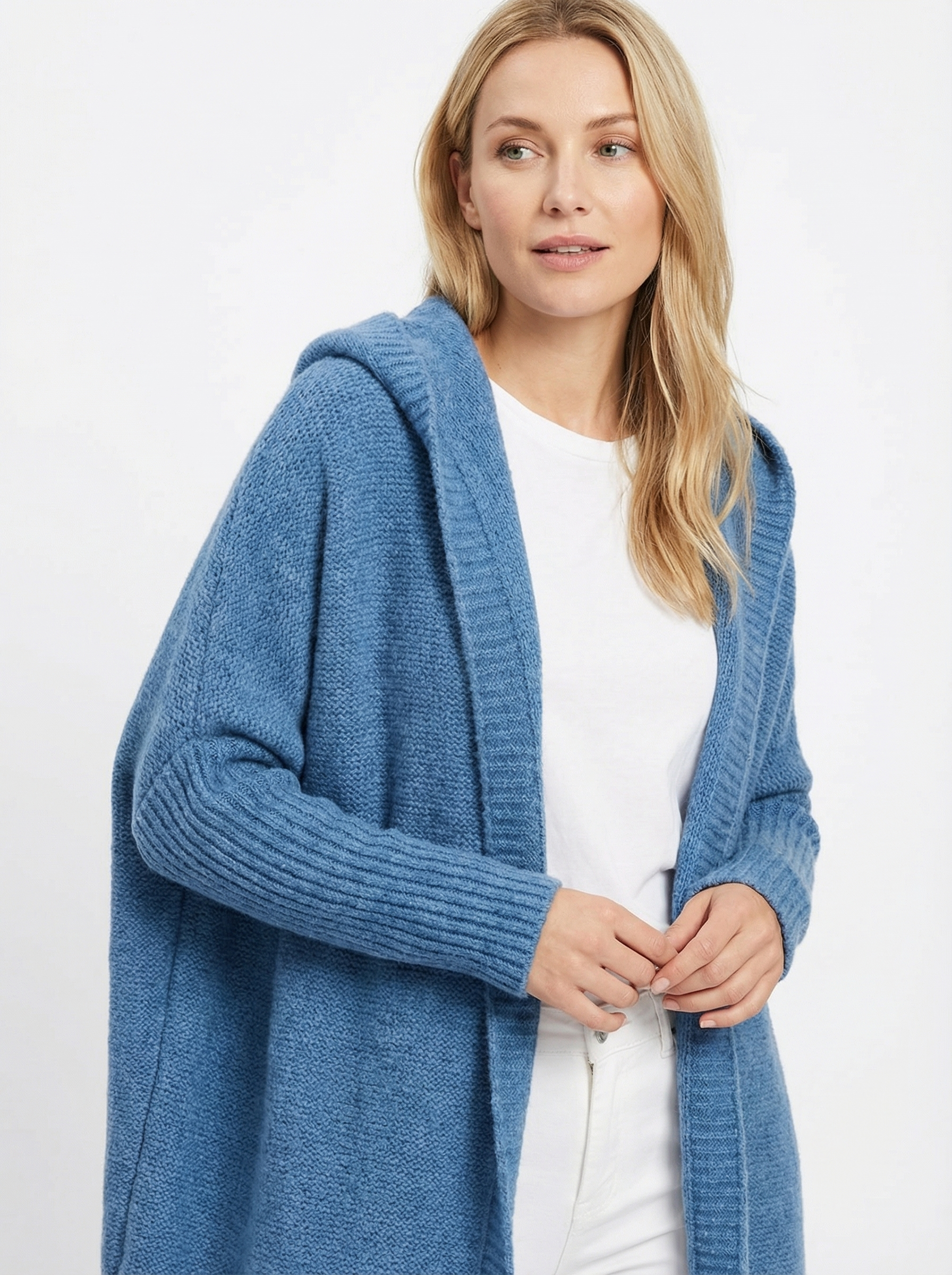 Kuscheliger Strickmantel mit Kapuze