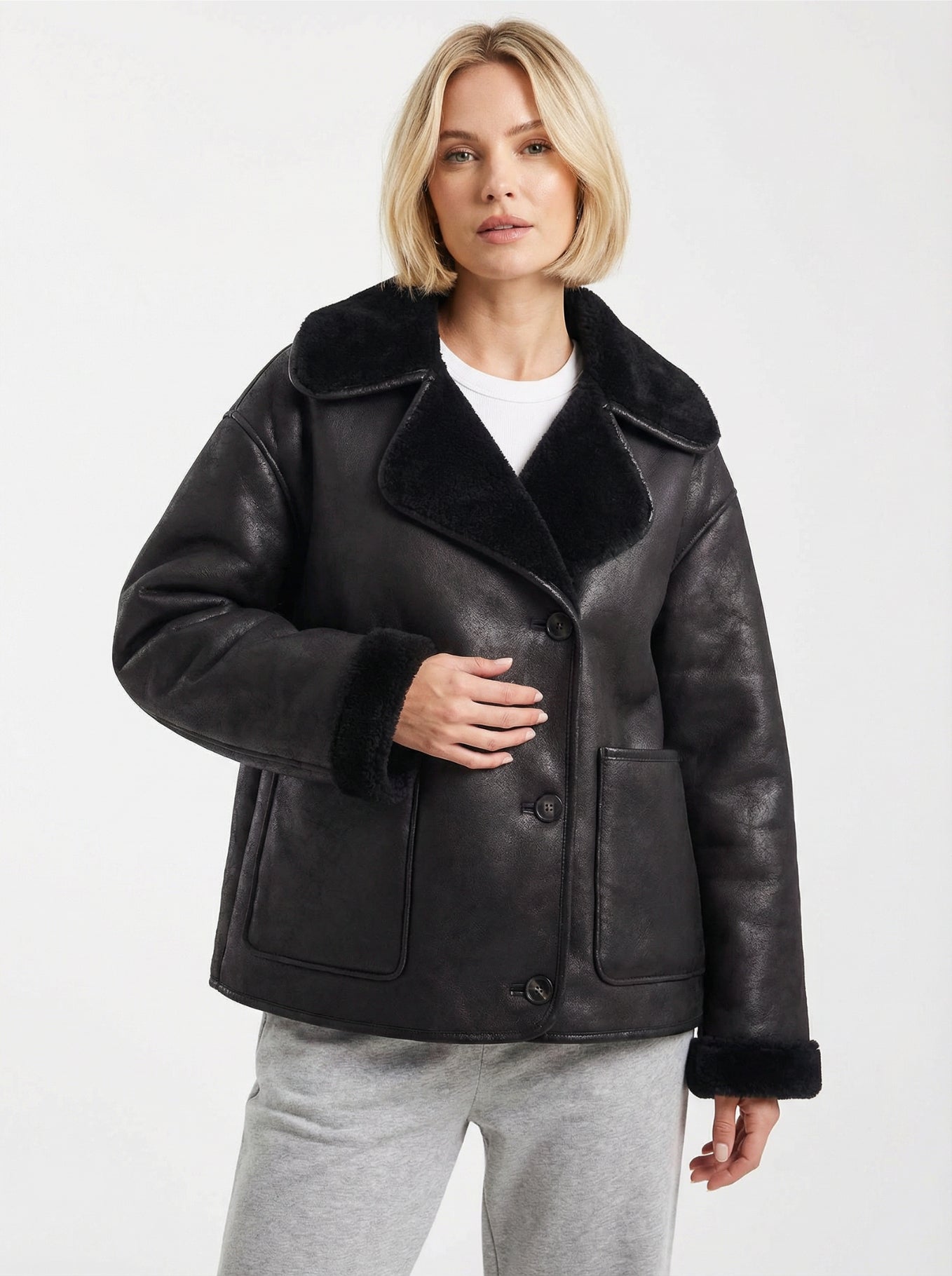 Asymmetrischer Mantel mit Reverskragen