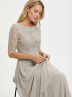 Elegantes Abendkleid mit Spitzen-Einsatz