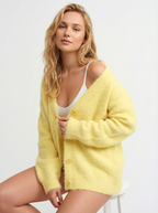 Kuschelige Strickjacke mit V-Ausschnitt