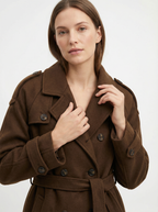 Doppelreihiger Wintermantel mit Taillengürtel