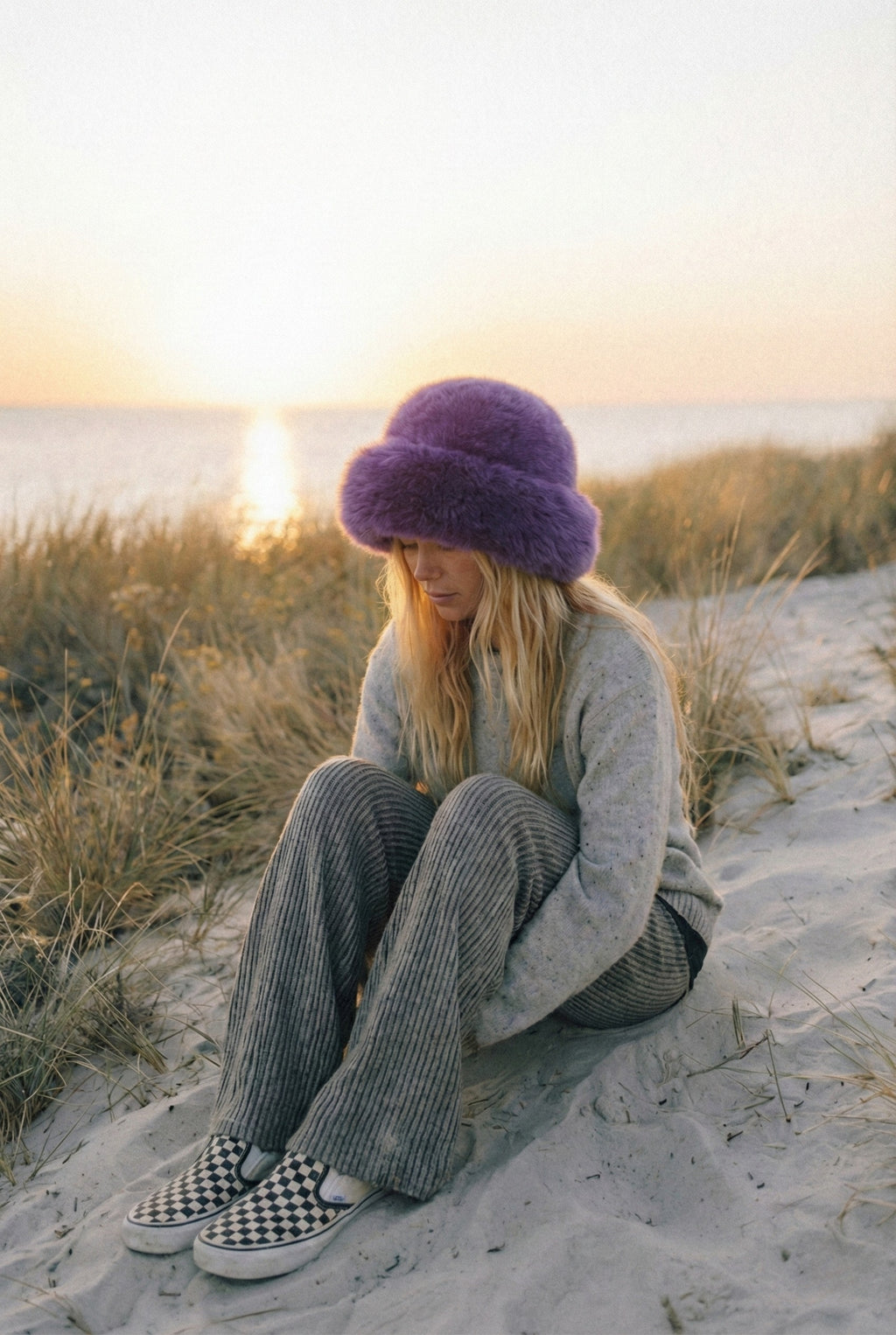 Kuschelige Plüsch-Beanie im Bomber-Stil