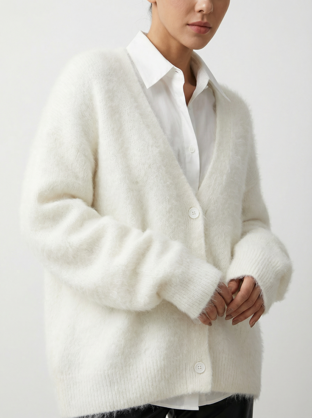 Kuschelige Strickjacke mit V-Ausschnitt