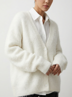 Kuschelige Strickjacke mit V-Ausschnitt