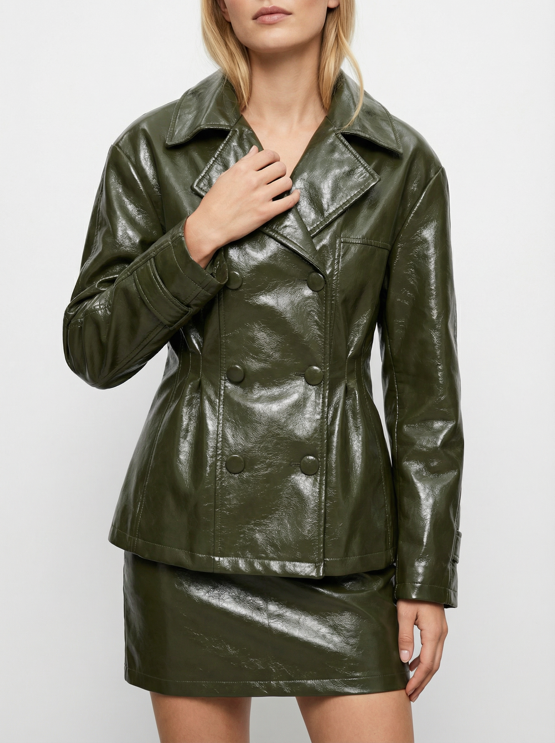 Eleganter Kunstleder-Zweiteiler mit Doppelreiher