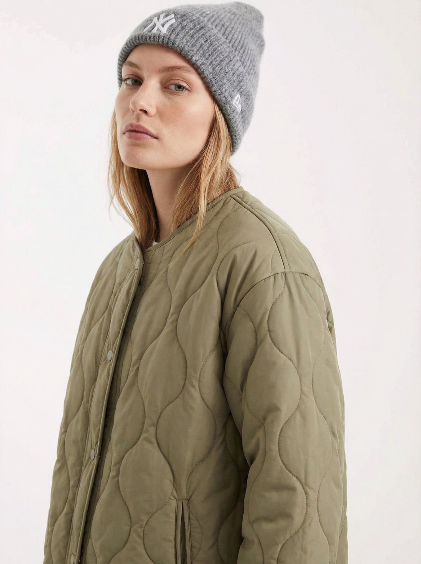 Gesteppte Jacke mit verdeckter Knopfleiste