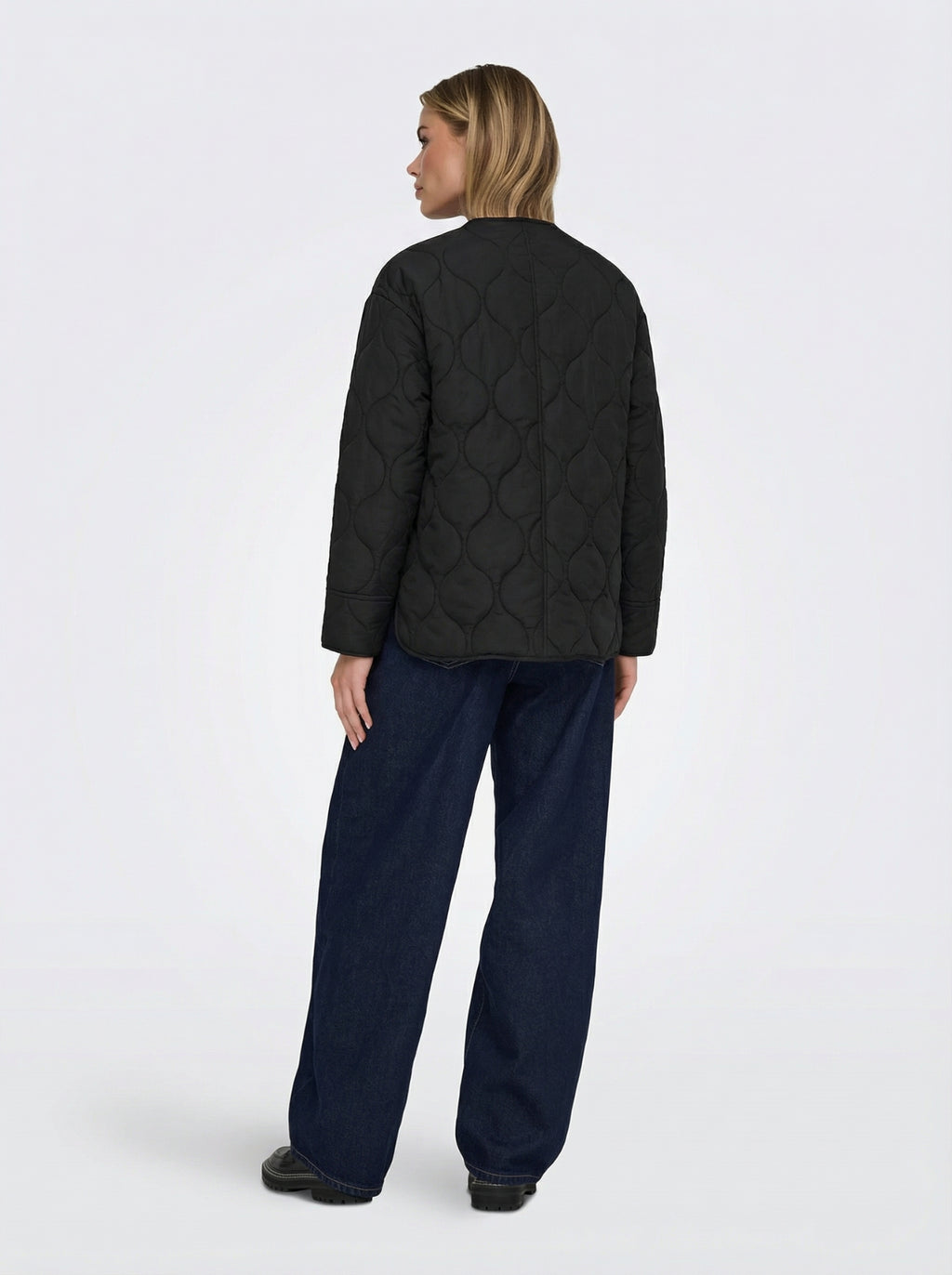 Gesteppte Jacke mit verdeckter Knopfleiste