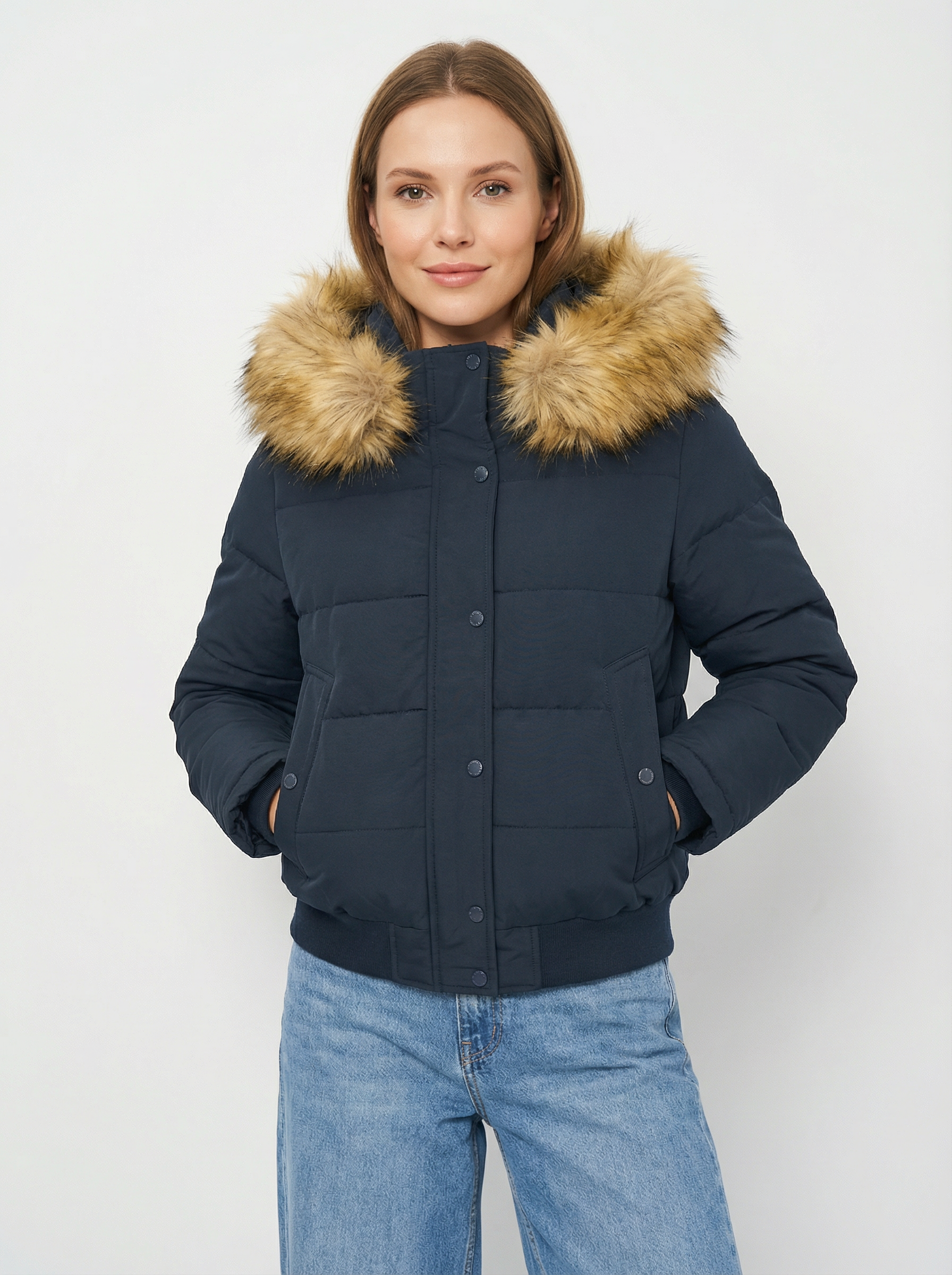 Gesteppter Wintermantel mit Kunstfellkragen