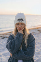 Warme Gothic Beanie aus Acryl