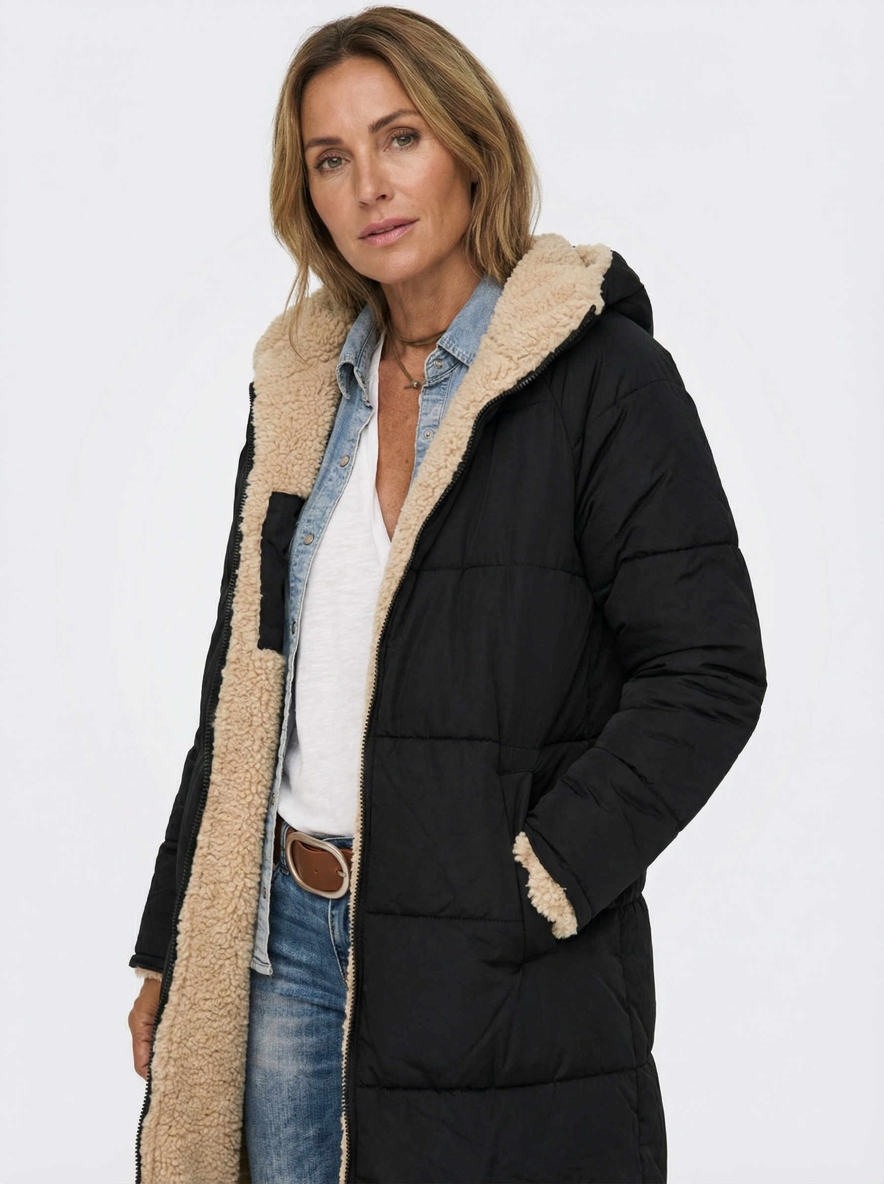 Warme wendbare Pufferjacke mit Kapuze