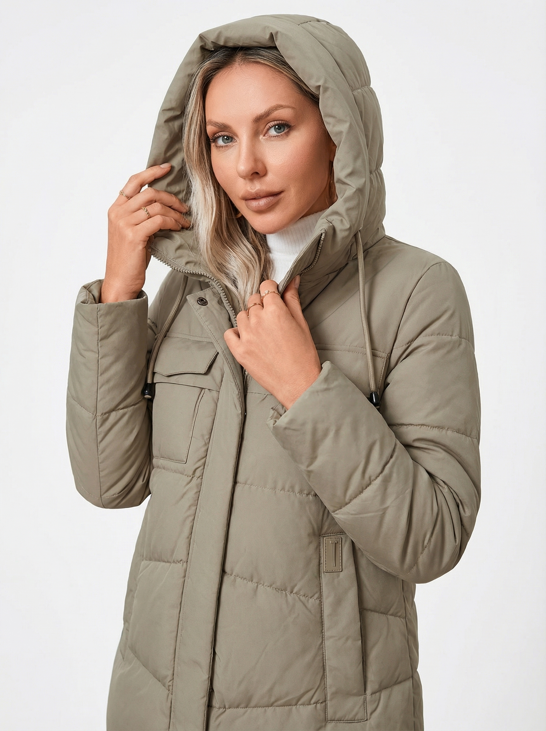 Warmer, eleganter Winterparka mit Kapuze