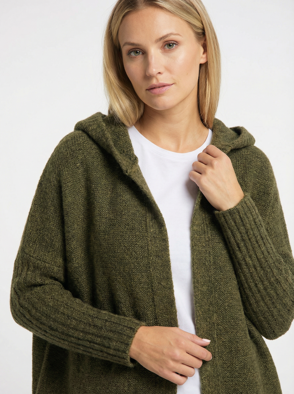 Kuscheliger Strickmantel mit Kapuze