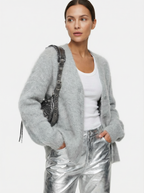 Kuschelige Strickjacke mit V-Ausschnitt