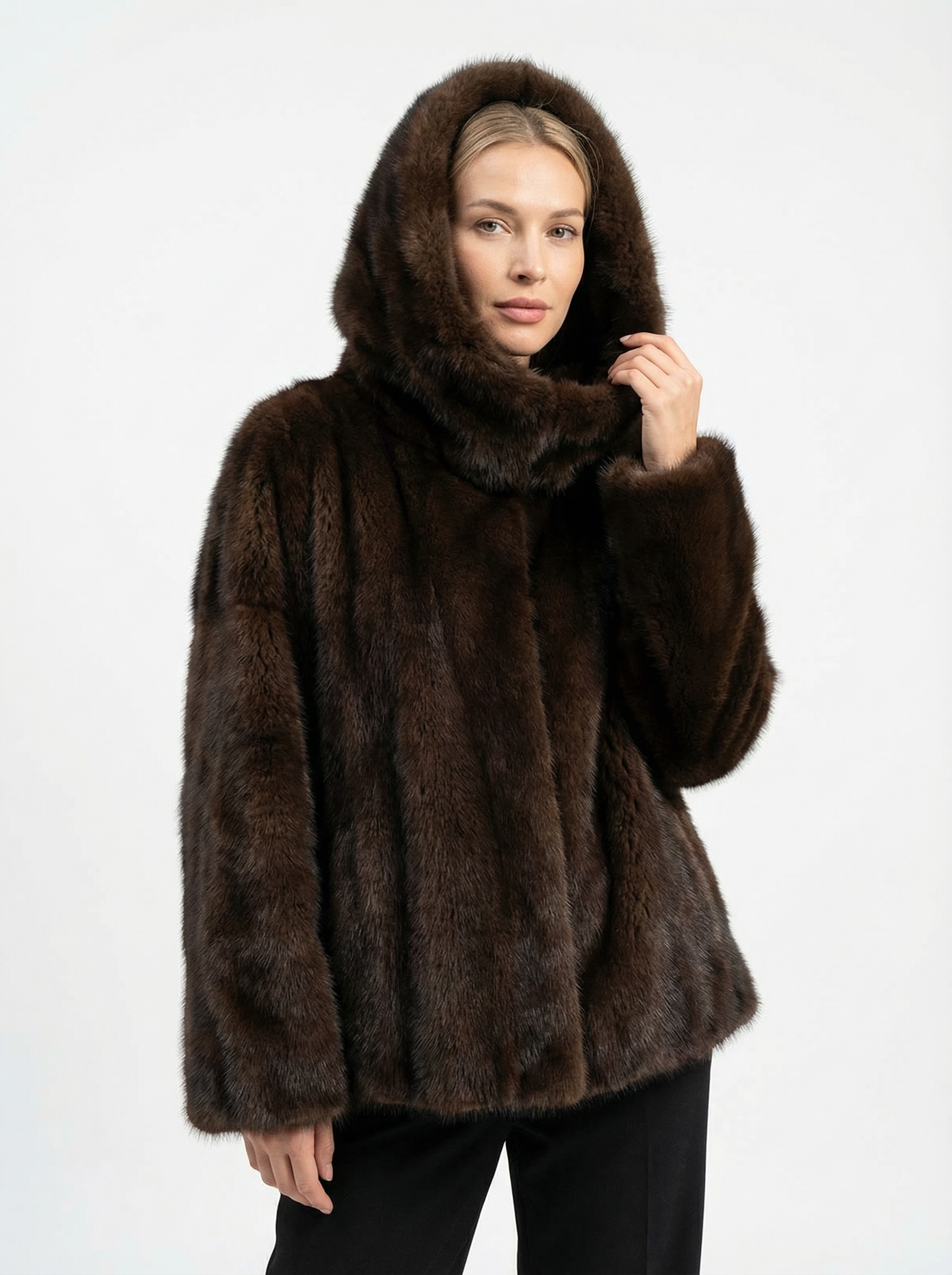 Kuscheliger Kapuzen-Mantel mit Stehkragen