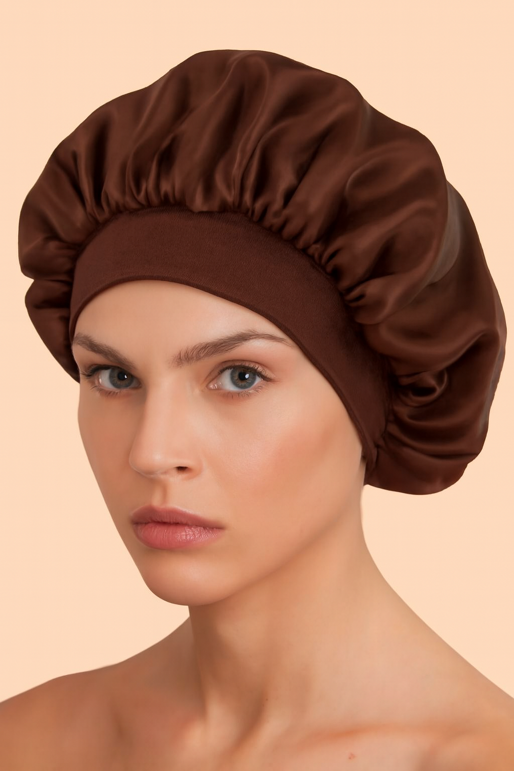 Satin-Nachtmütze mit breitem Rand