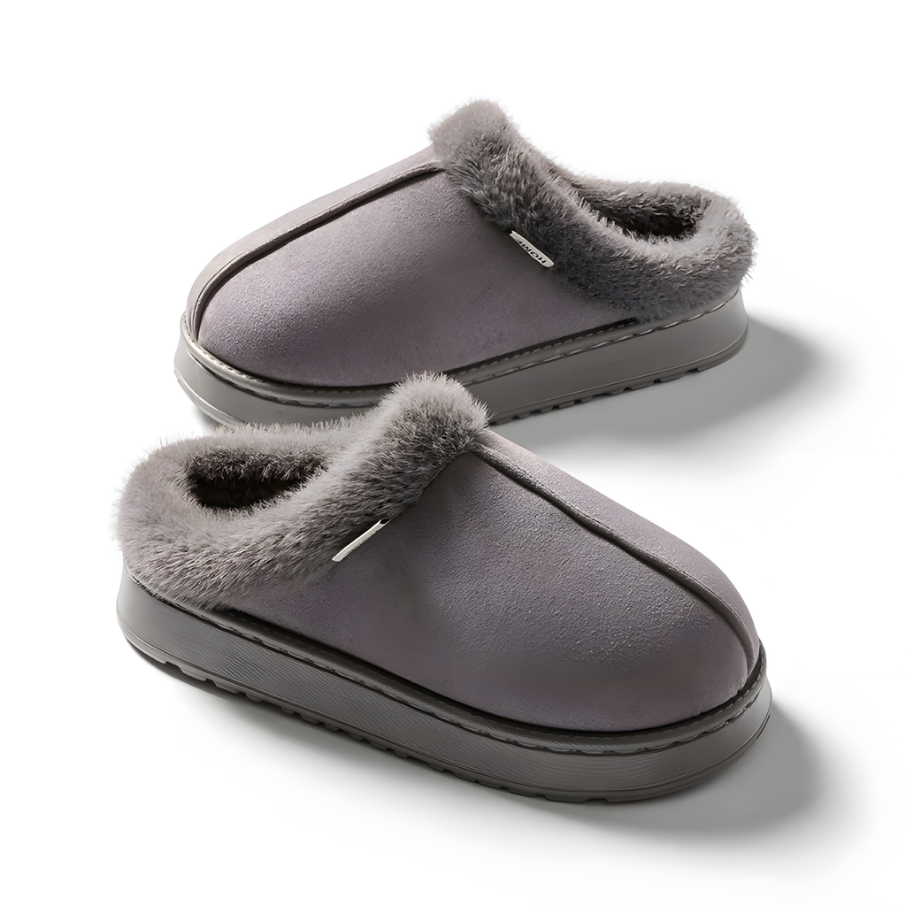 Warme Hausschuhe in Wildleder-Optik