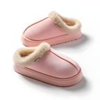 Warme Hausschuhe in Wildleder-Optik