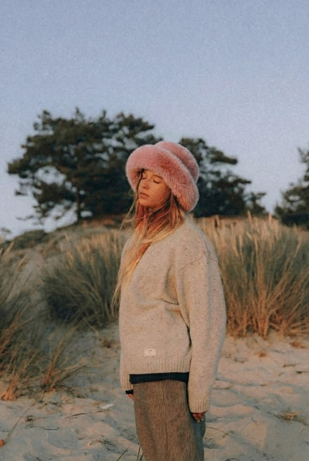 Kuschelige Plüsch-Beanie im Bomber-Stil