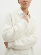 Kuschelige Strickjacke mit V-Ausschnitt