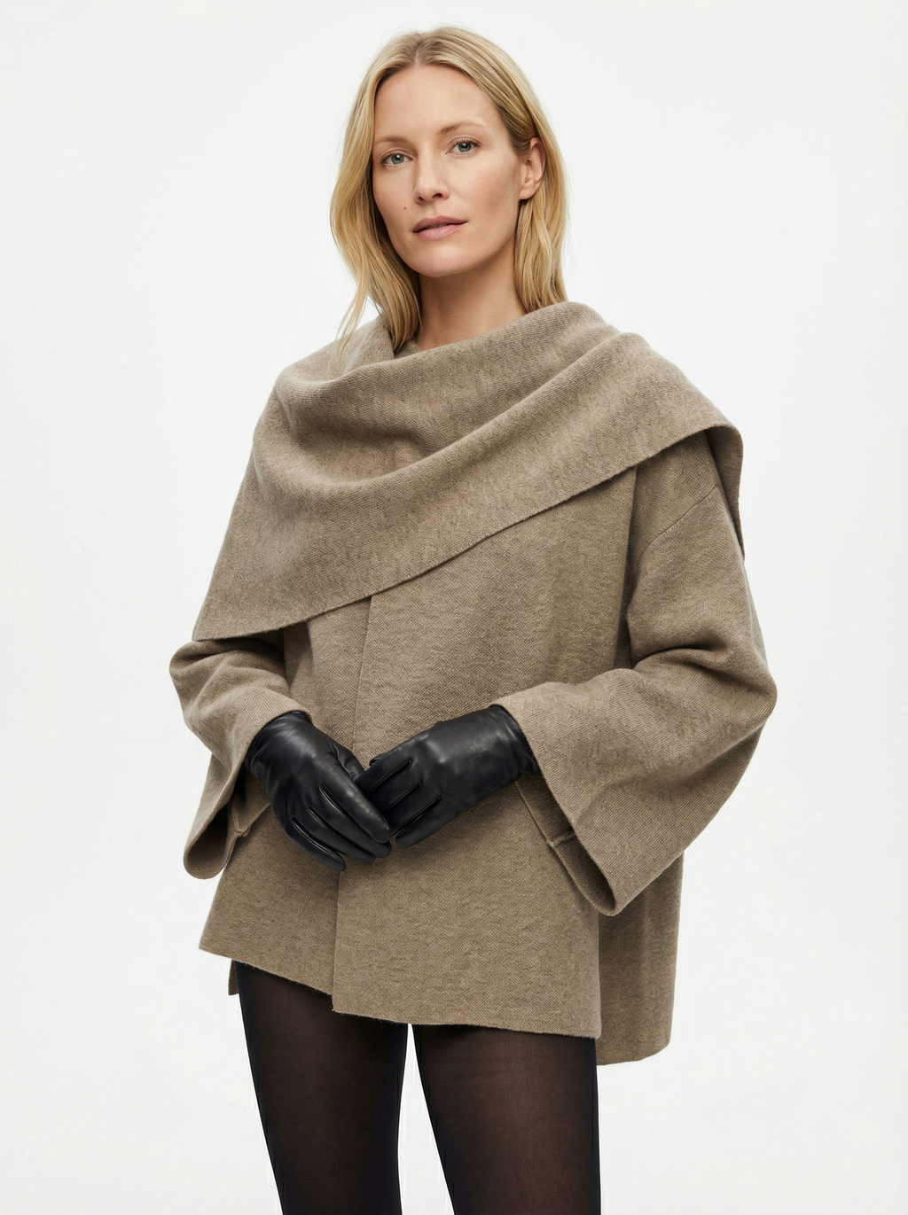 Asymmetrische Strickjacke mit Schalkragen