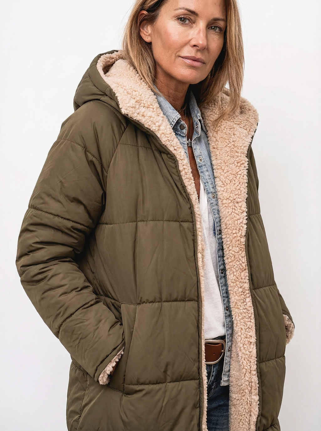 Warme wendbare Pufferjacke mit Kapuze