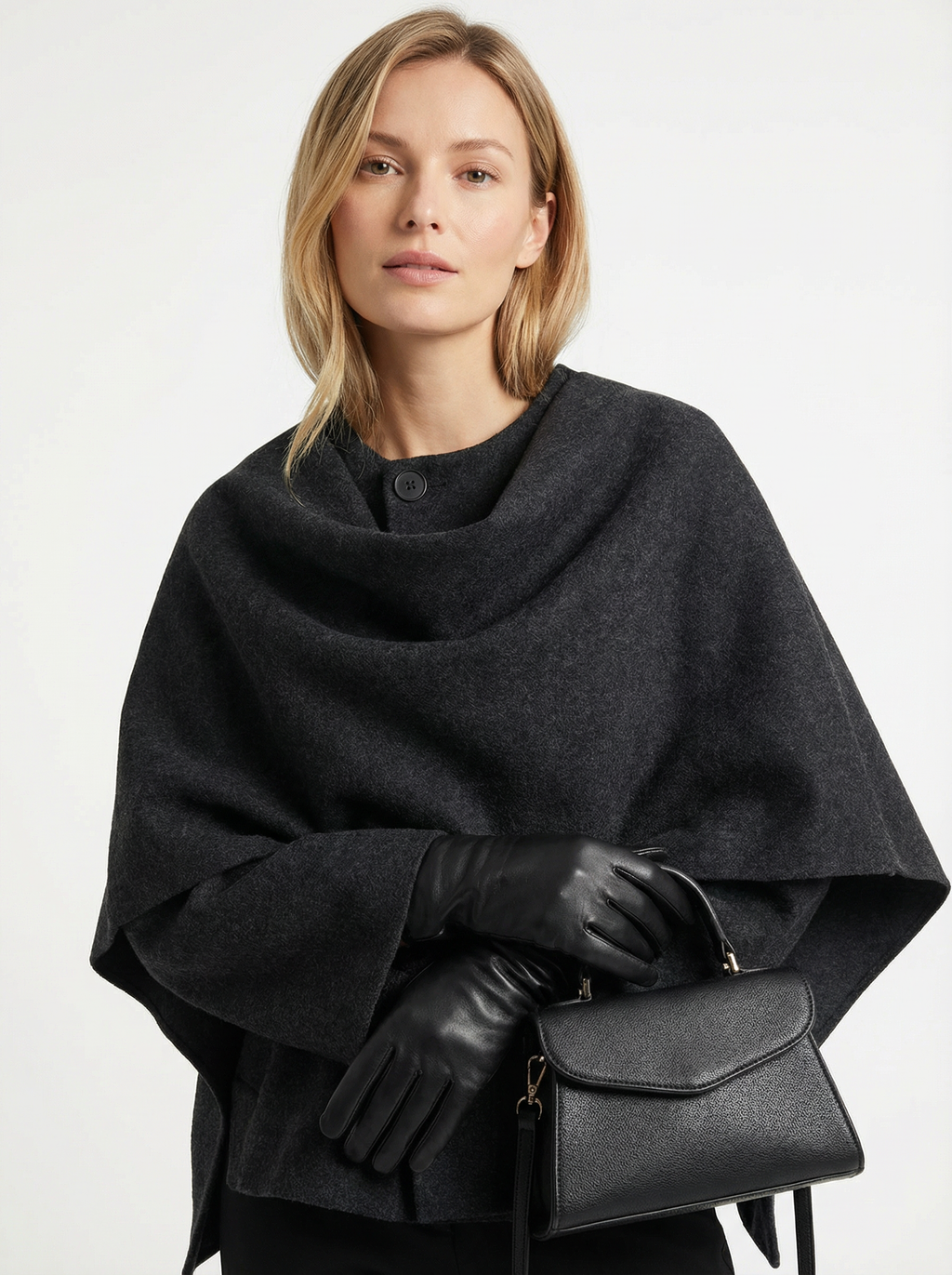 Asymmetrische Strickjacke mit Schalkragen