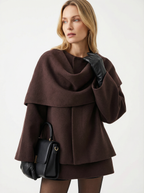 Asymmetrische Strickjacke mit Schalkragen