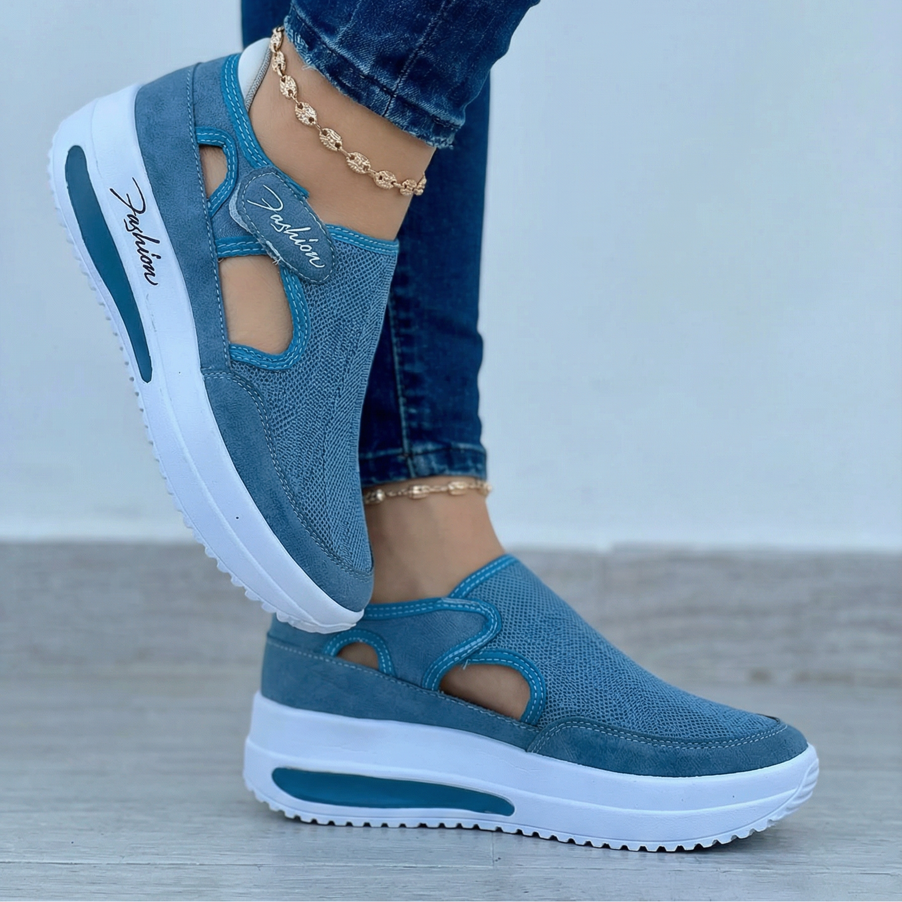 Moderner Plattform-Sneaker mit Klettverschluss
