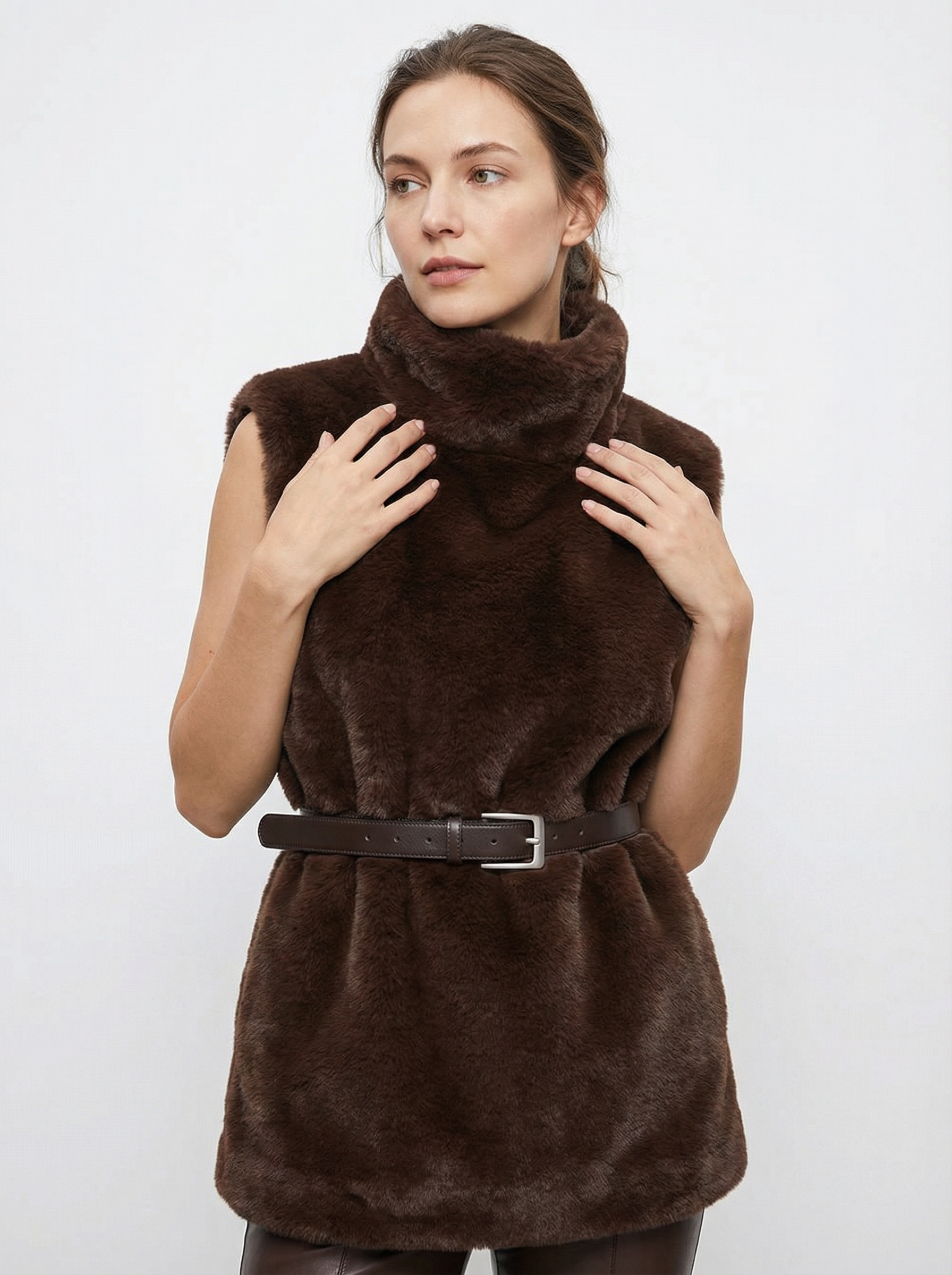 Kuscheliger Kapuzen-Mantel mit Stehkragen