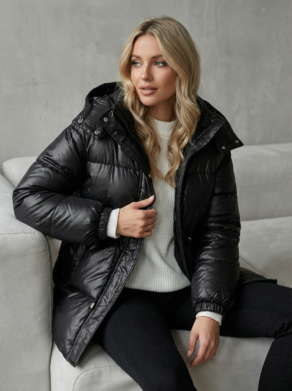 Warme gesteppte Winterjacke mit Kapuze