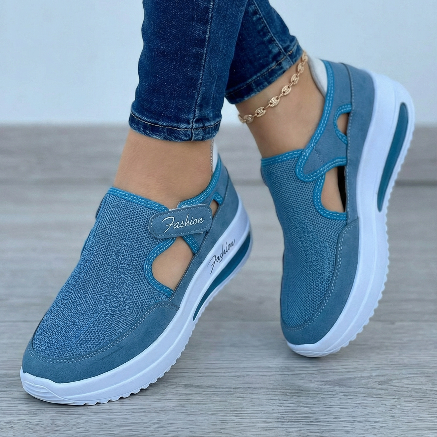 Moderner Plattform-Sneaker mit Klettverschluss