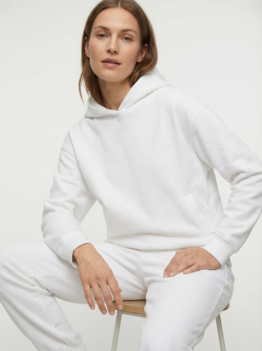 Kuscheliger, warmer Kapuzenanzug mit Taschen