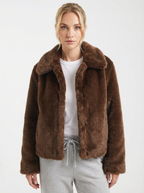 Kuscheliger Kurzmantel mit Pelzbesatz