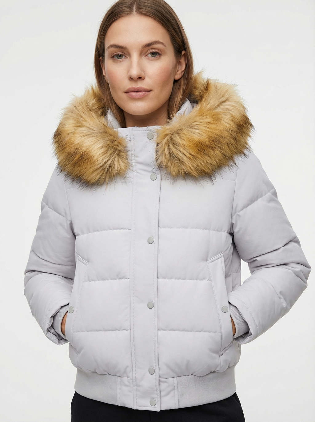 Gesteppter Wintermantel mit Kunstfellkragen