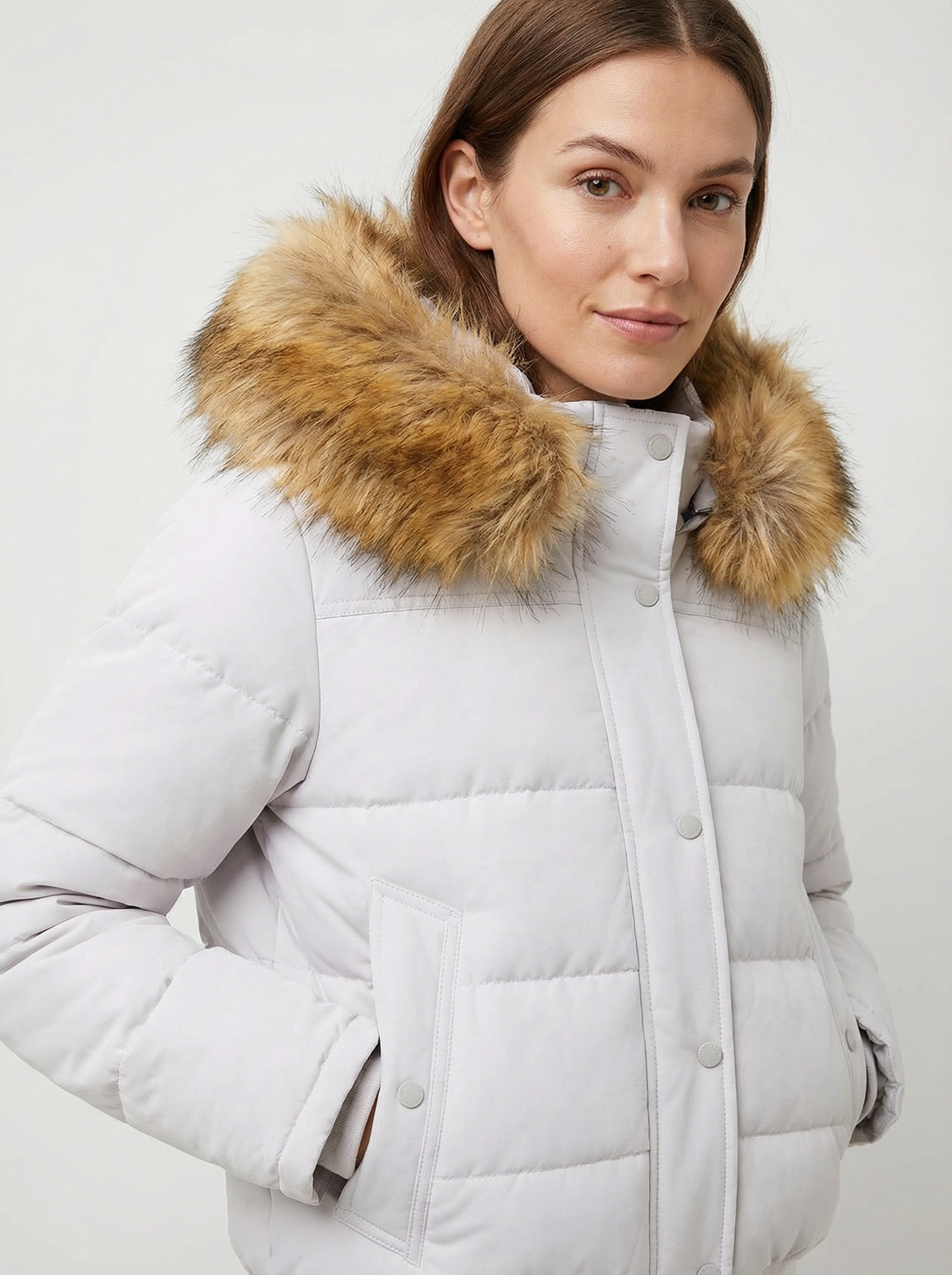 Gesteppter Wintermantel mit Kunstfellkragen