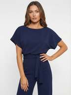 Fließender Overall mit Bindegürtel