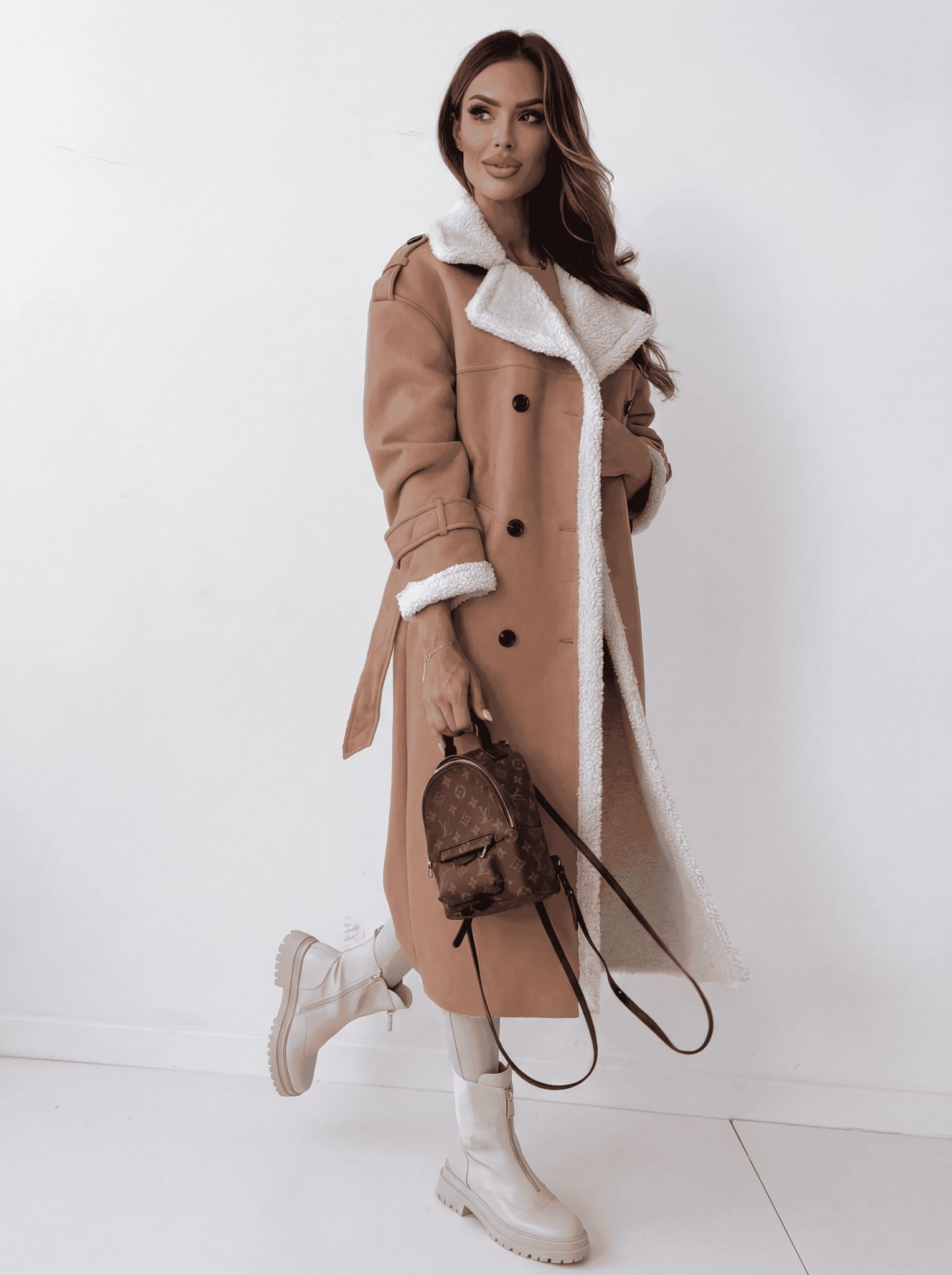 Warmer Kunstleder-Übermantel